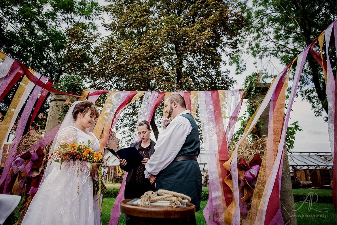 ania_i_martin_rycerski_slub_038