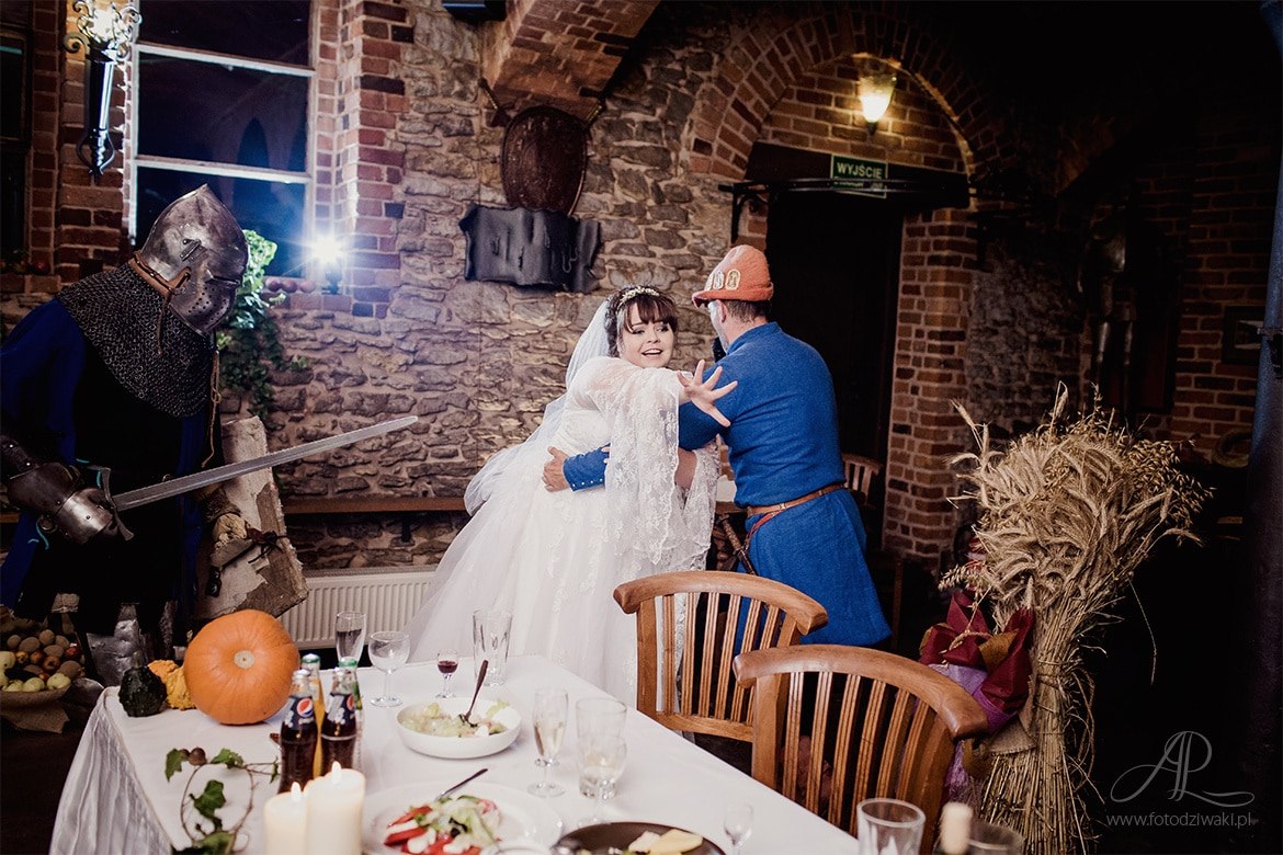 ania_i_martin_rycerski_slub_082