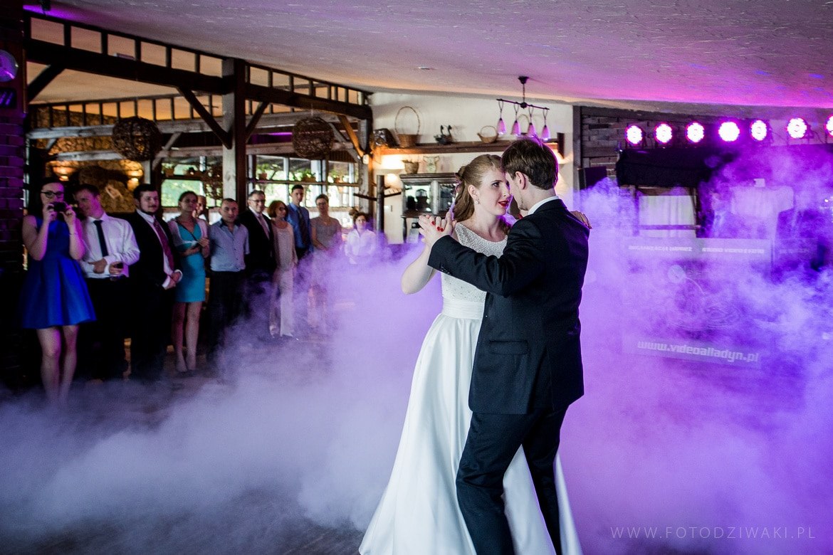 Kasia i Karol wesele w caramaranie_040