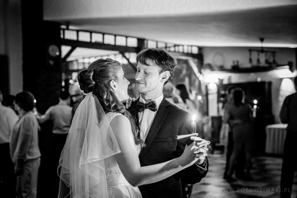 Kasia i Karol wesele w caramaranie_048