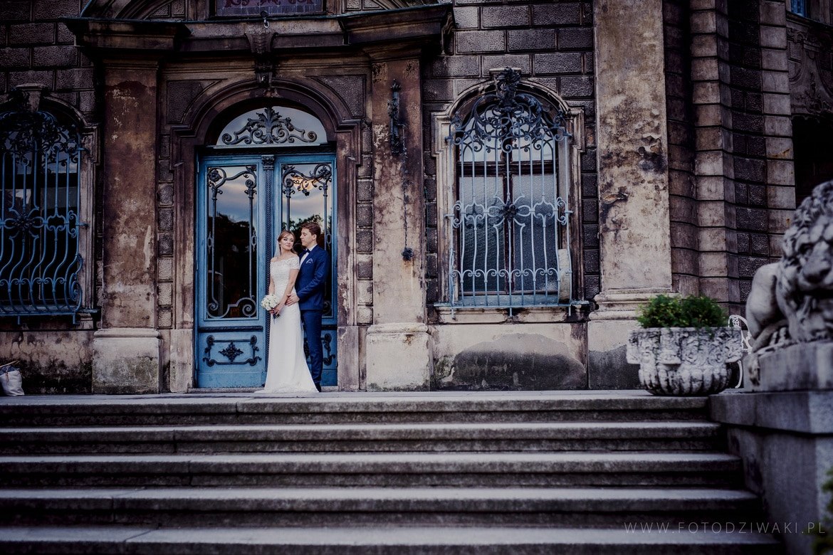 Monika i Sebastian romantyczny plener w mosznej_008