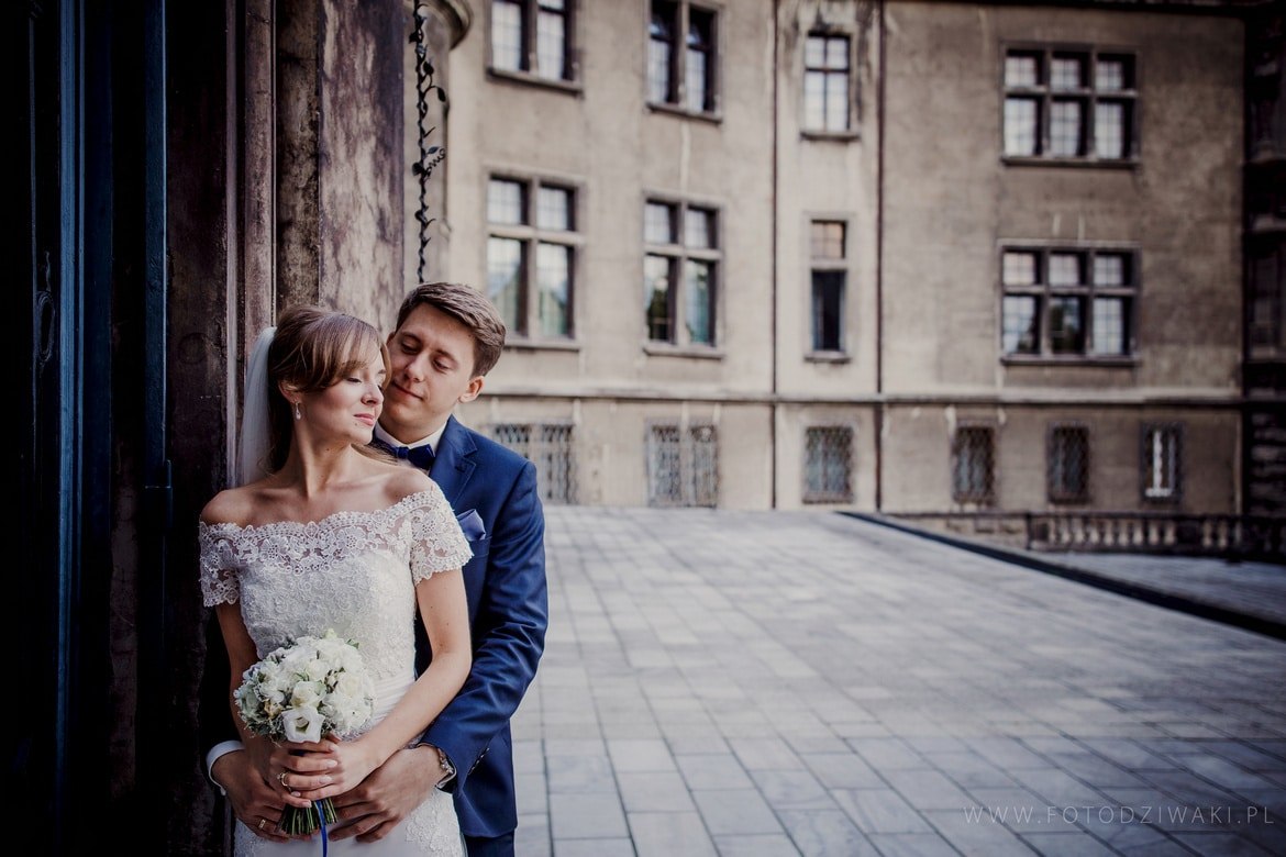 Monika i Sebastian romantyczny plener w mosznej_009