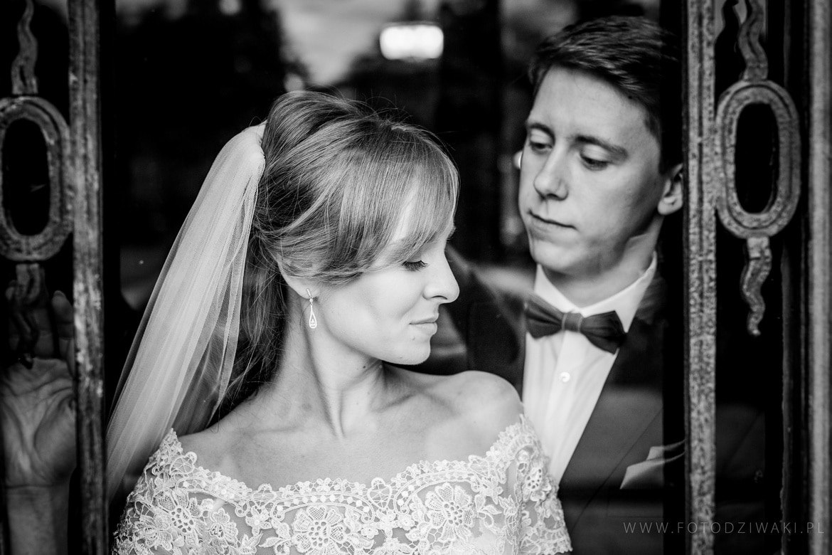 Monika i Sebastian romantyczny plener w mosznej_014