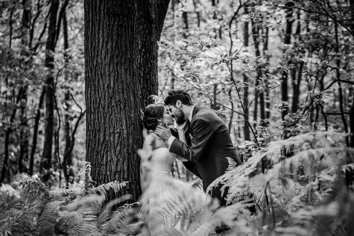 plener ślubny w lesie