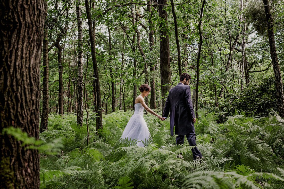 plener ślubny w lesie