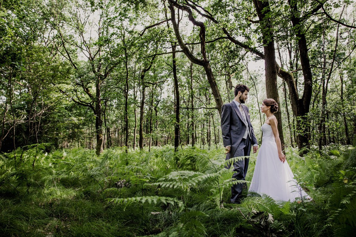 plener ślubny w lesie