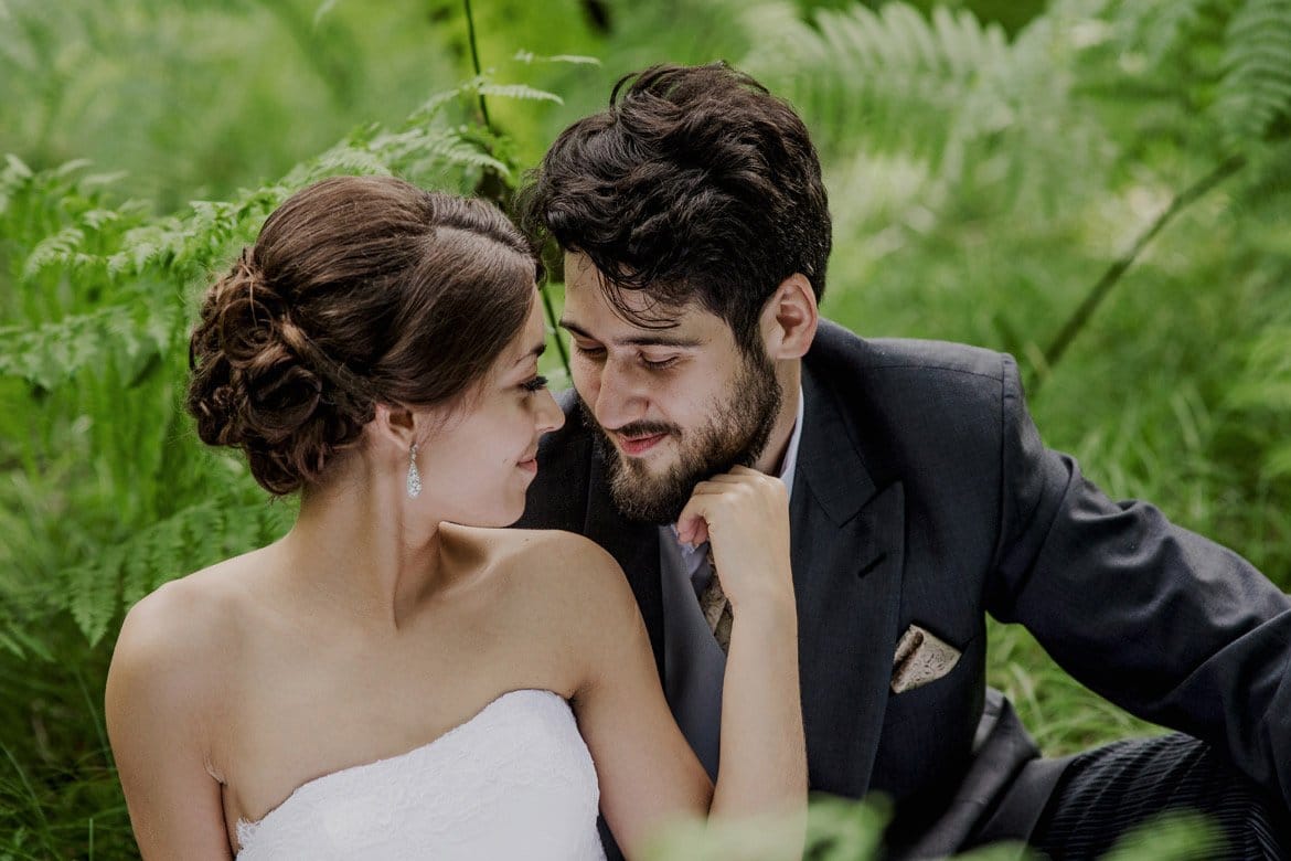 plener ślubny w lesie