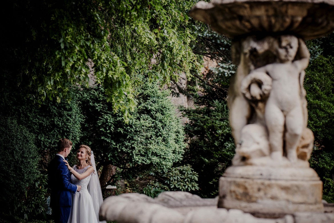 plener slubny w ksiazu