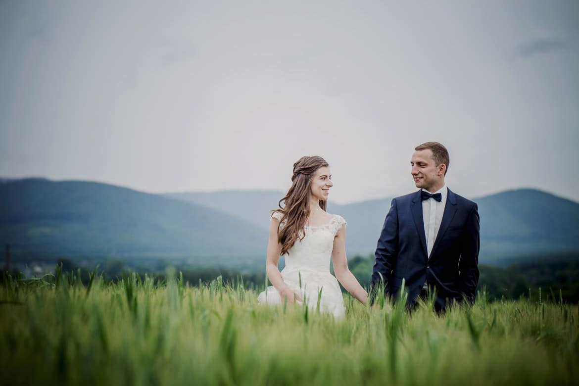 plener ślubny w deszczu