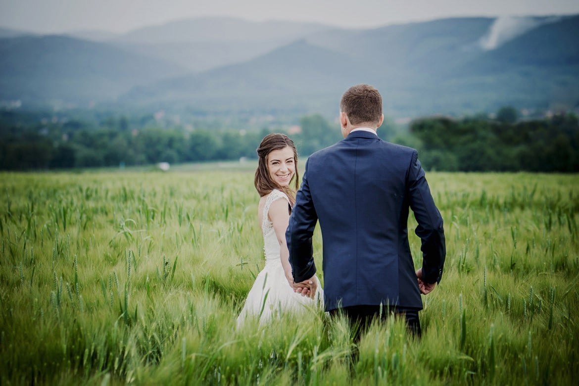 plener ślubny w deszczu