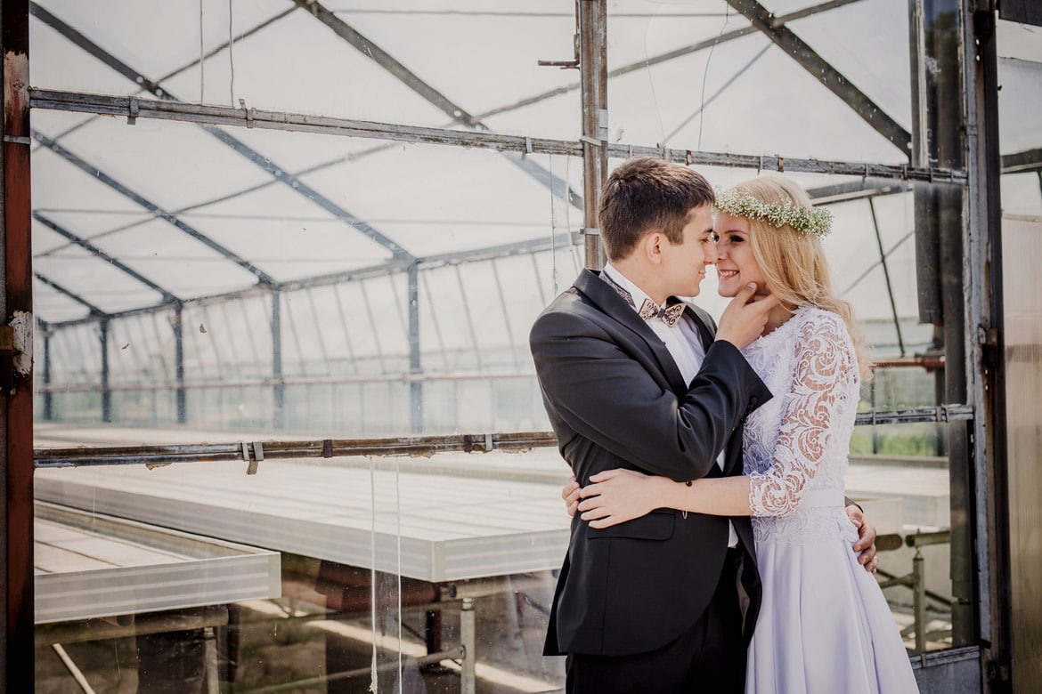 plener ślubny w szklarni