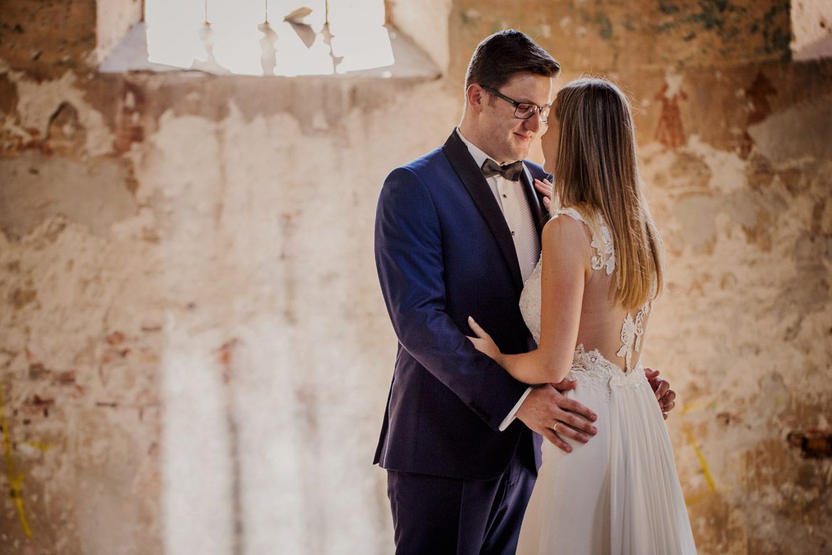 plener ślubny w ruinach