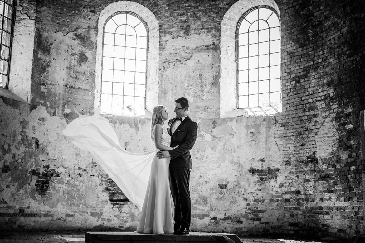 plener ślubny w ruinach