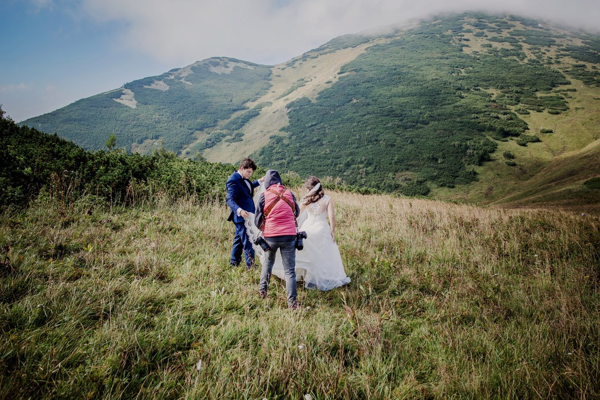 praca fotografa od kuchni