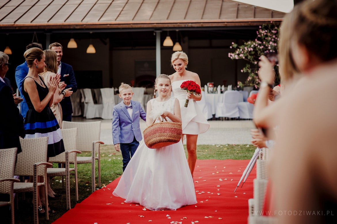  ślub plenerowy na polu golfowym