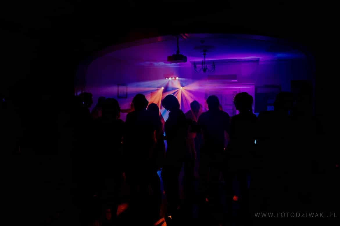  ślub plenerowy na polu golfowym