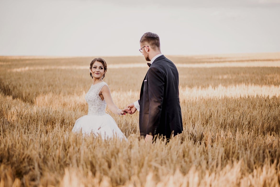 plener ślubny w lesie