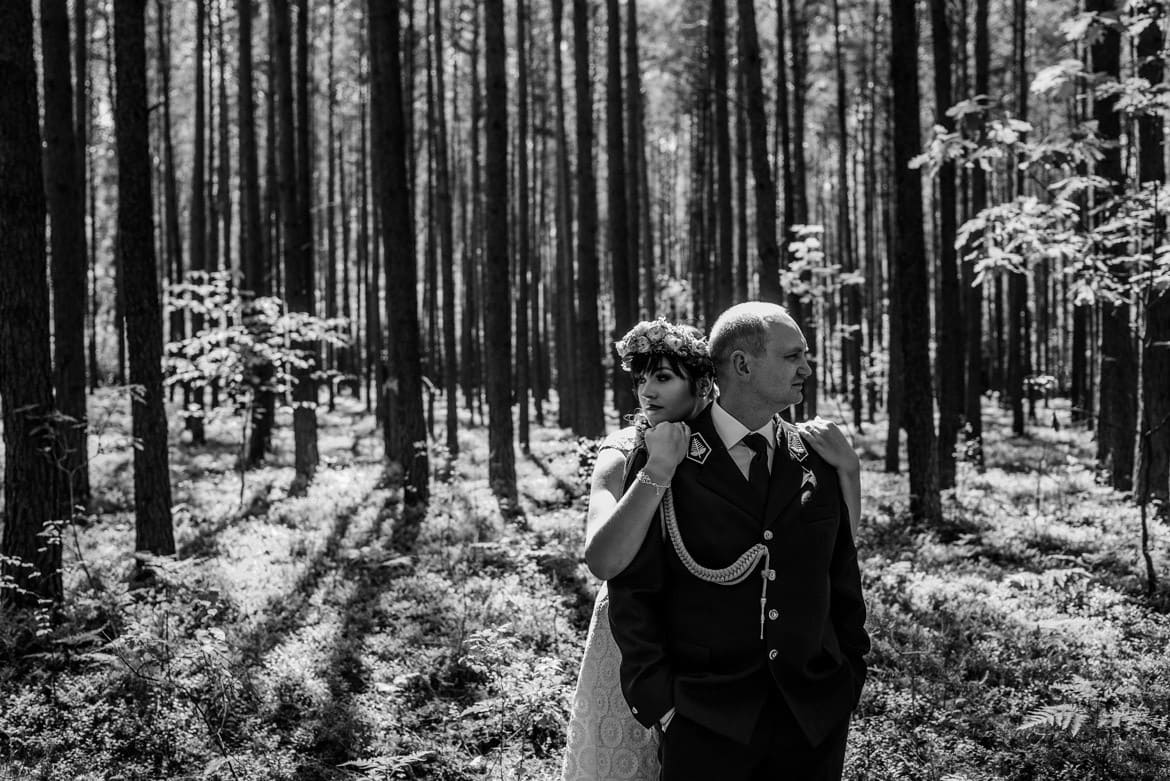 sesja ślubna w lesie