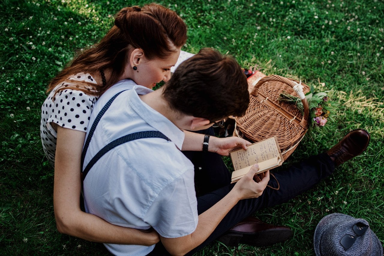 sesja narzeczenska w stylu retro