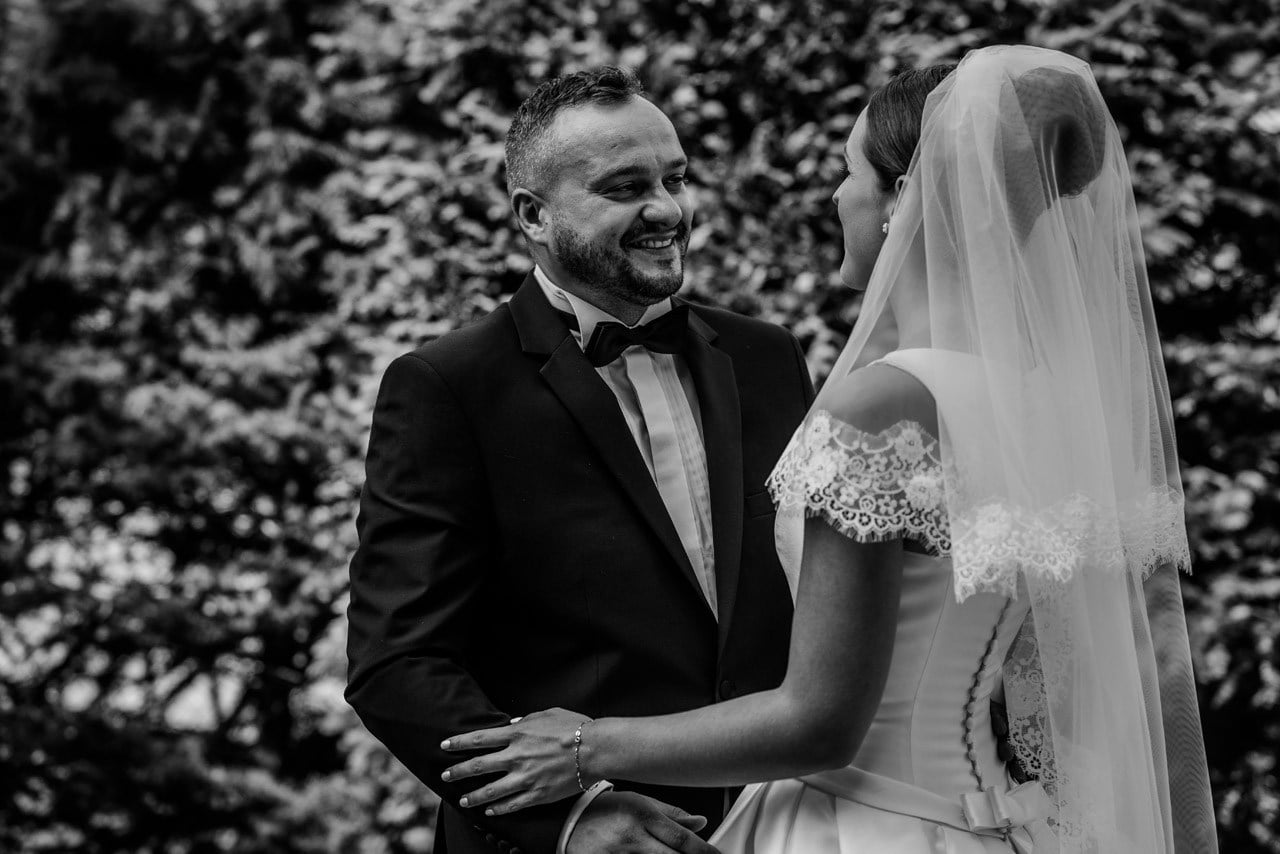 pierwsze spotkanie mlodej pary