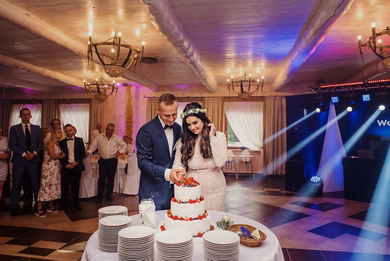 wesele w dworku nad stawem