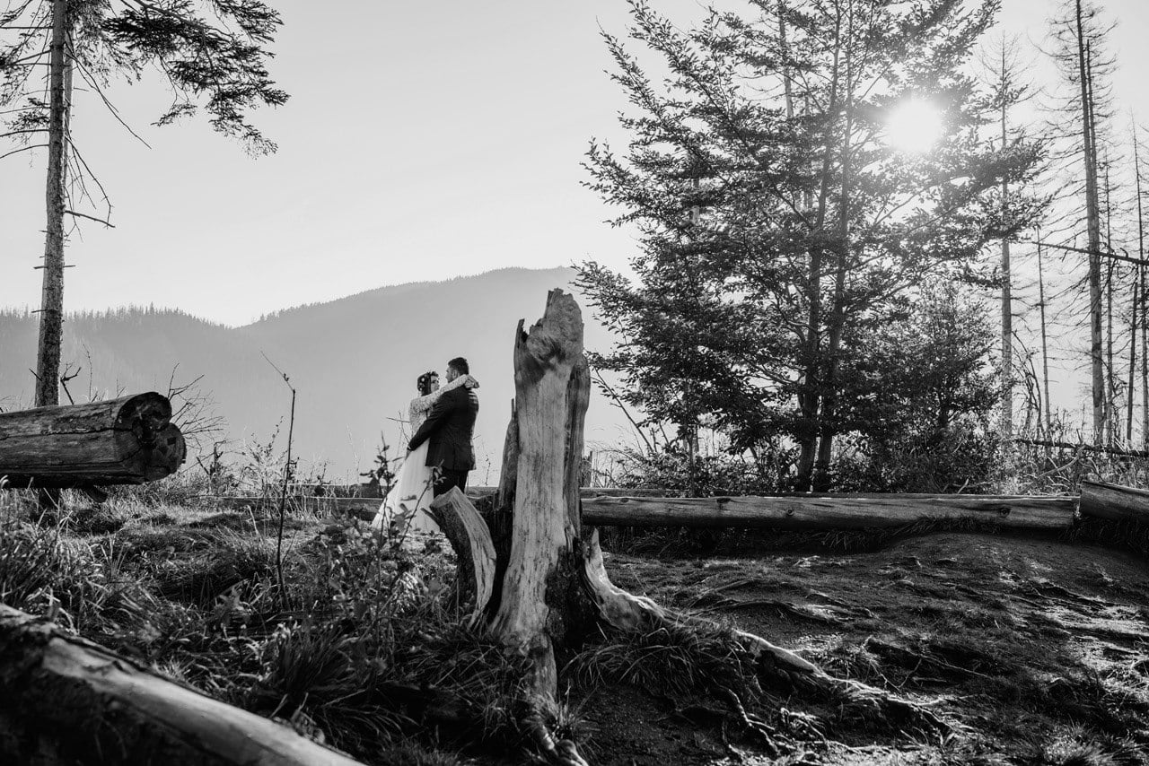 sesja o wschodzie slonca w gorach