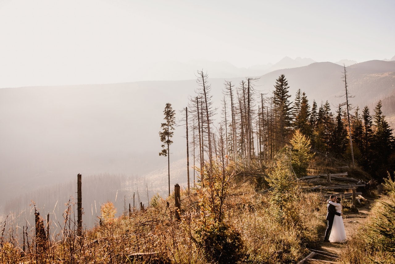 sesja o wschodzie slonca w gorach