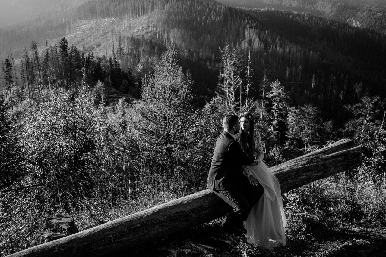 sesja o wschodzie slonca w gorach