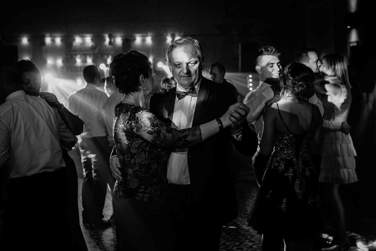 deszczowy slub w listopadzie